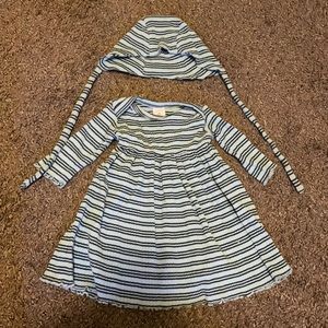 Kate Quinn ribbed striped dress w. Bonnet